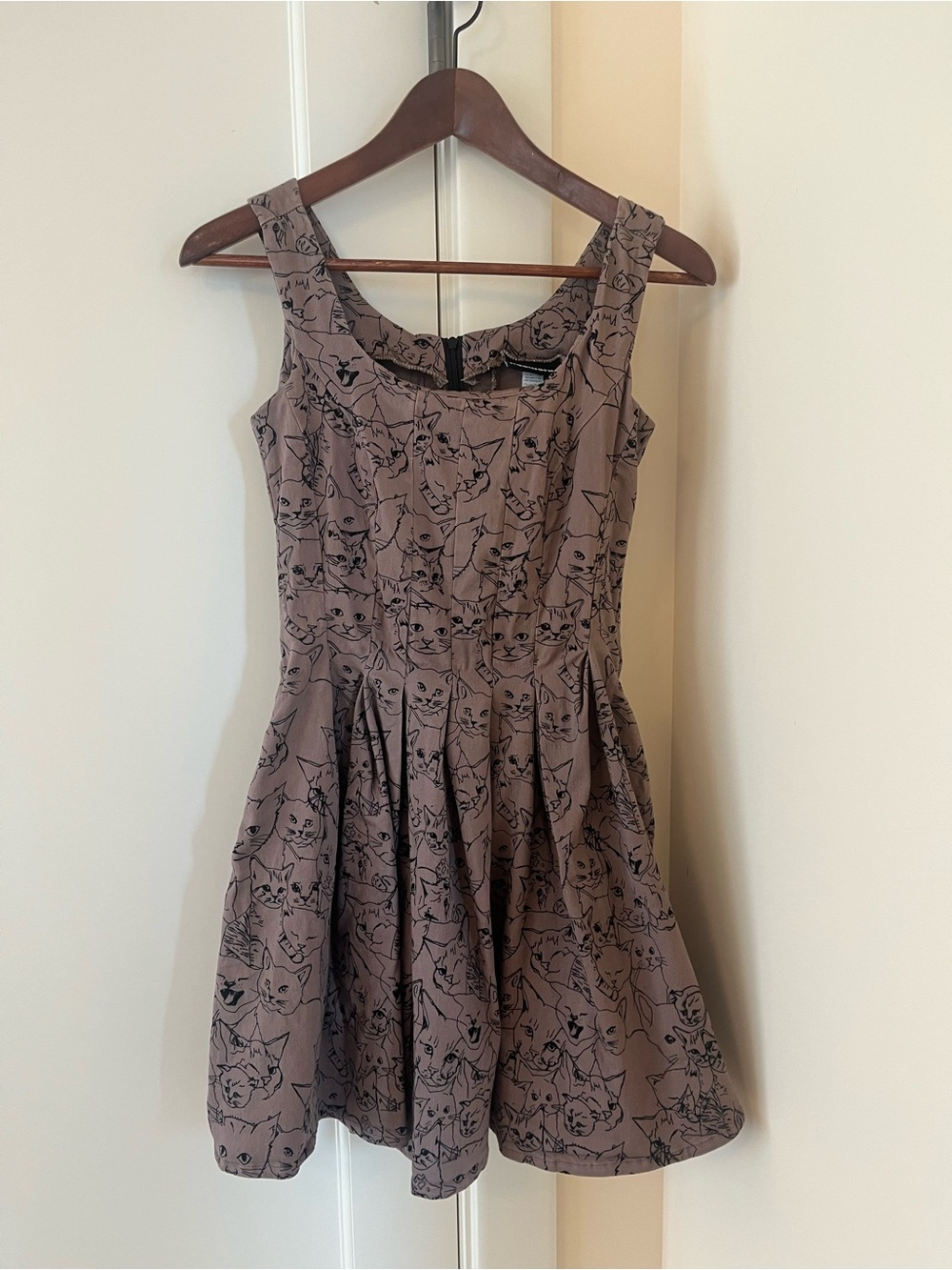 Rare! Nooworks Taupe Sleeveless Fit & Flare Dress Sandler Cat w/Pockets